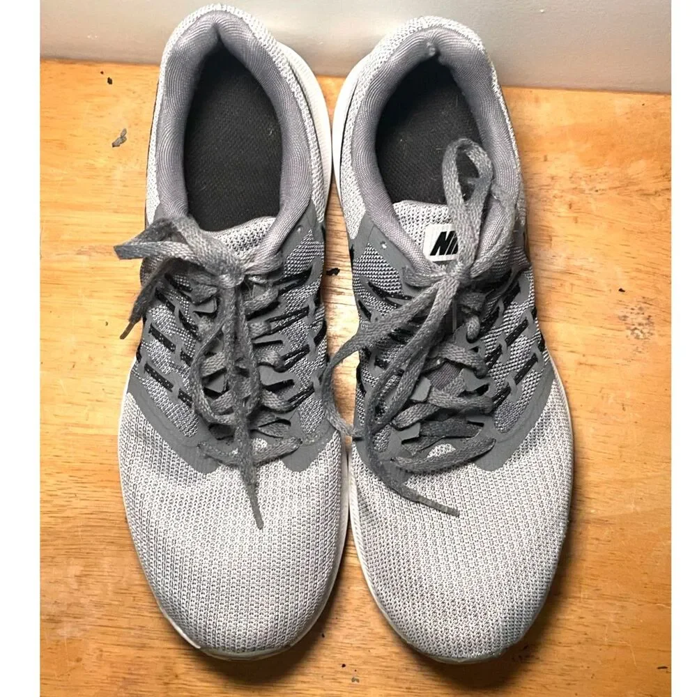 Nike Run Swift Men's Sz 10 Gray Black Running Athletic Shoes Sneakers 908989-002